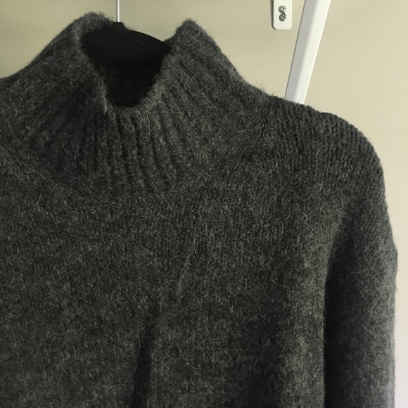 H&M Mockneck Sweater - Picture 2 of 2